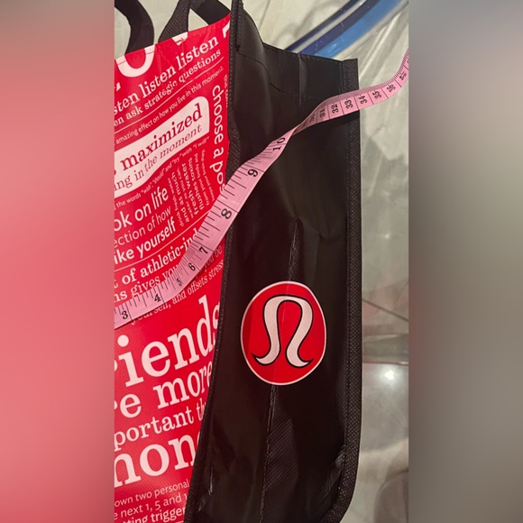 Lululemon red bag “friends are more important then money” - Picture 7 of 7